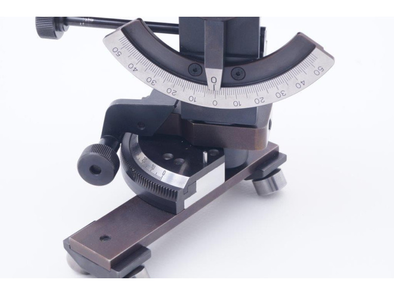 Carrello con sistema di regolazione a cremagliera 45°