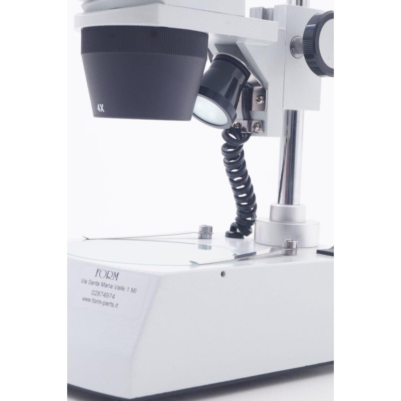 Microscopio 40 ingrandimenti