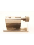 Utensile per stringere sfere e corone
